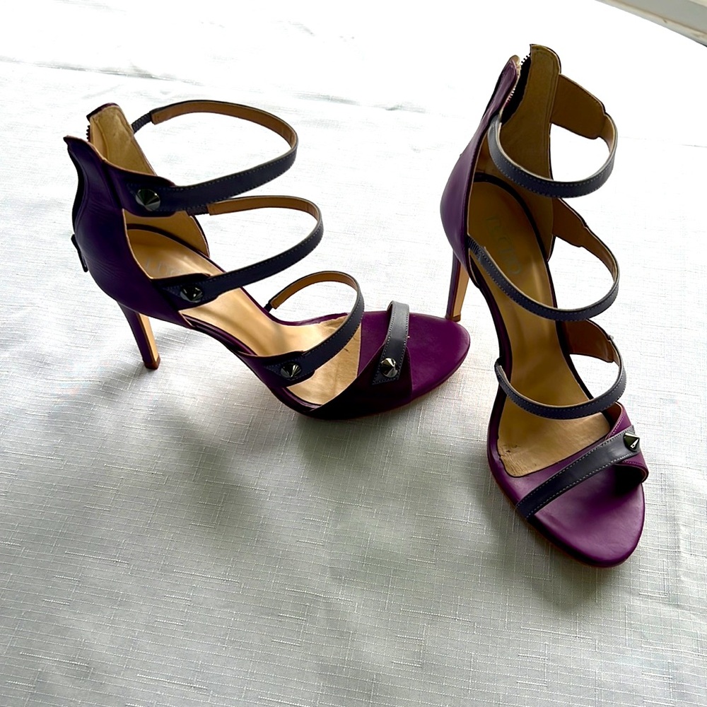 Lucho Sandals, Raspberry